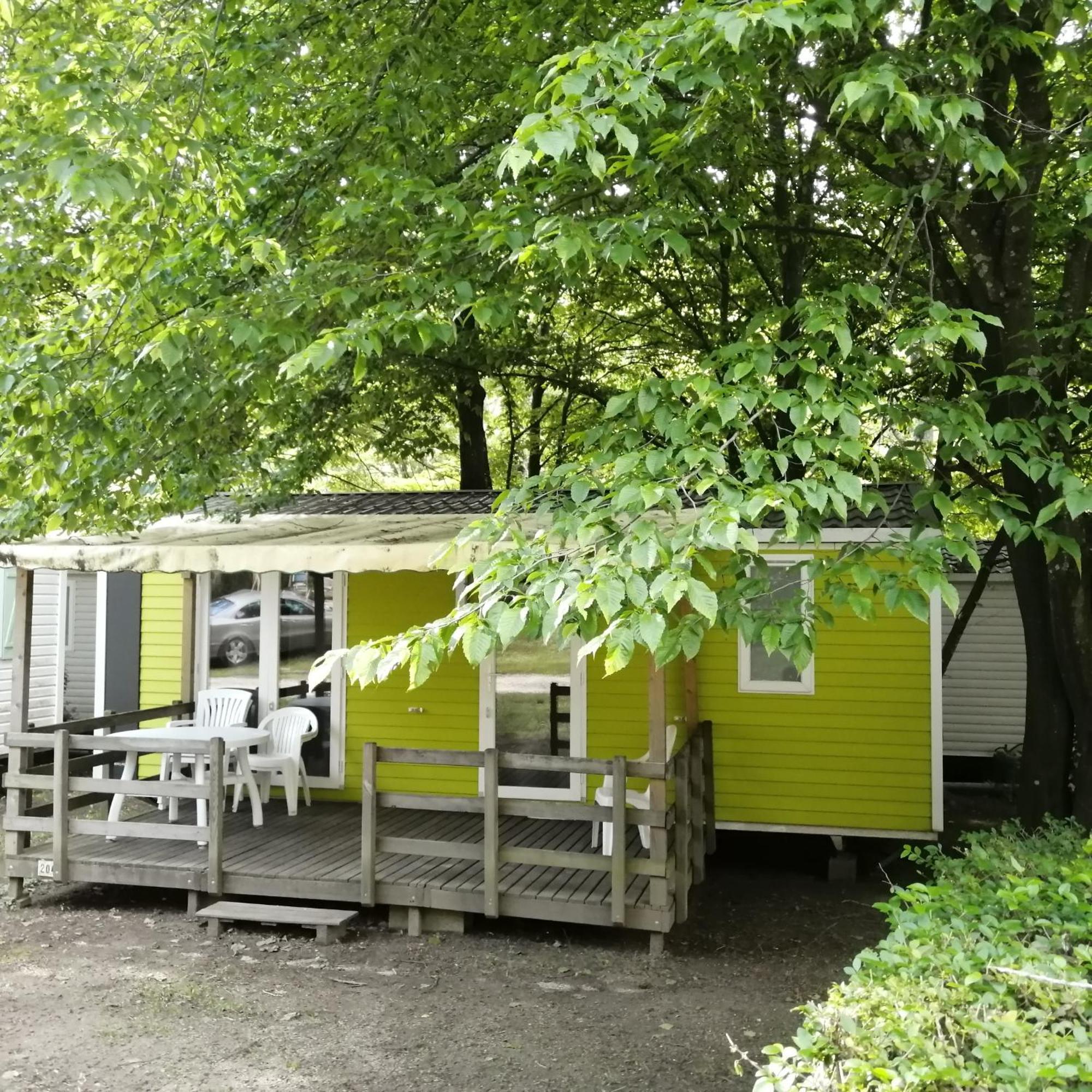 Camping Le Ventadour Meyras Exteriör bild