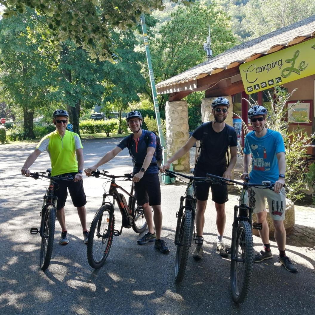 Camping Le Ventadour Meyras Exteriör bild