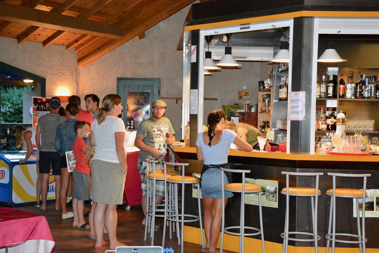 Camping Le Ventadour Meyras Exteriör bild