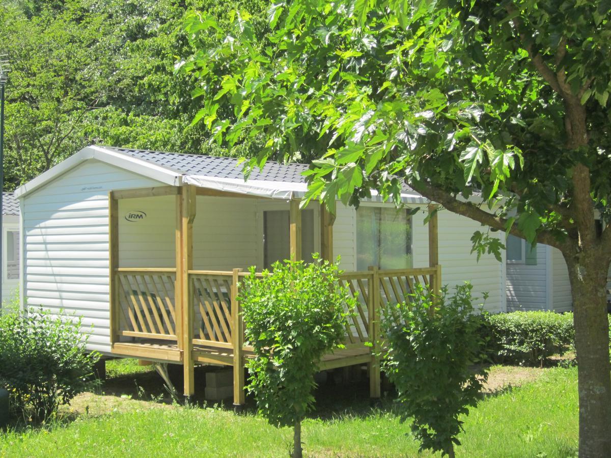 Camping Le Ventadour Meyras Exteriör bild