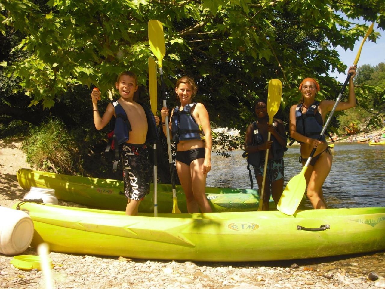 Camping Le Ventadour Meyras Exteriör bild