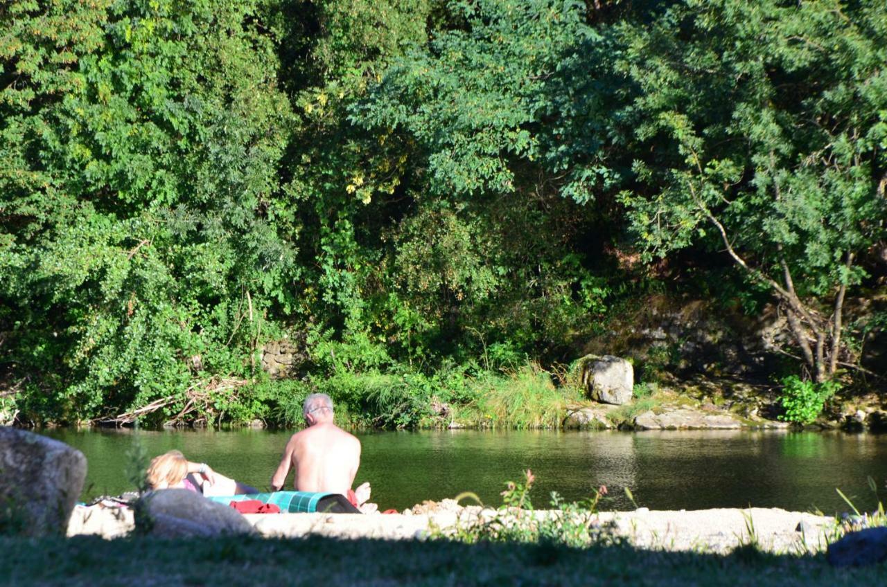 Camping Le Ventadour Meyras Exteriör bild