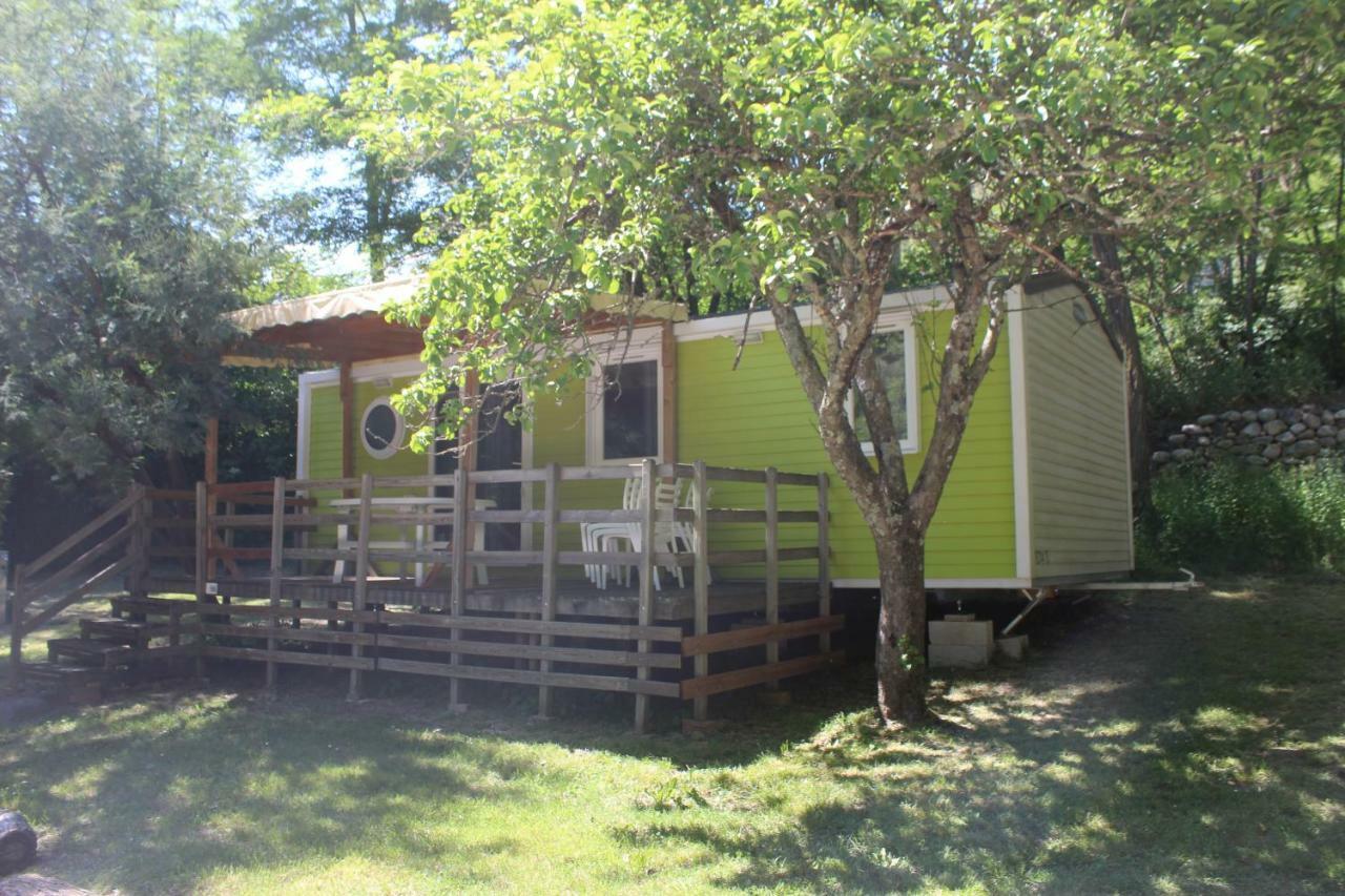 Camping Le Ventadour Meyras Exteriör bild